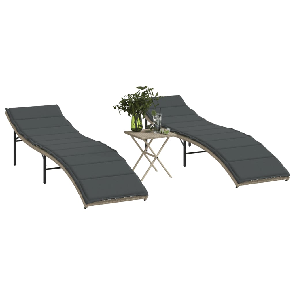 Sonnenliegen 2 Stk. mit Tisch Hellgrau Poly Rattan Sonnenliegen 2 Stk. mit Tisch Hellgrau Poly Rattan