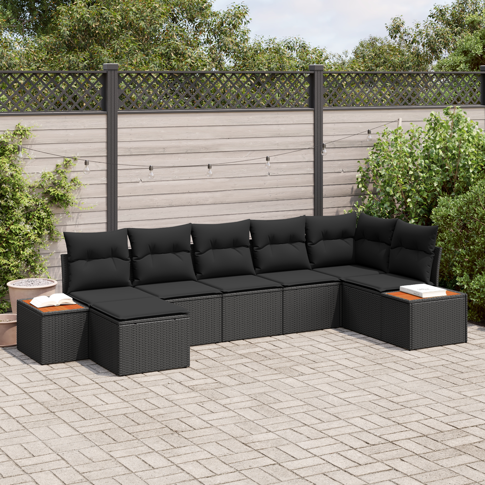 7-teiliges Garten Sofa Set mit Kissen in Schwarz aus Poly Rattan und Akazie 7-teiliges Garten Sofa Set mit Kissen in Schwarz aus Poly Rattan und Akazie