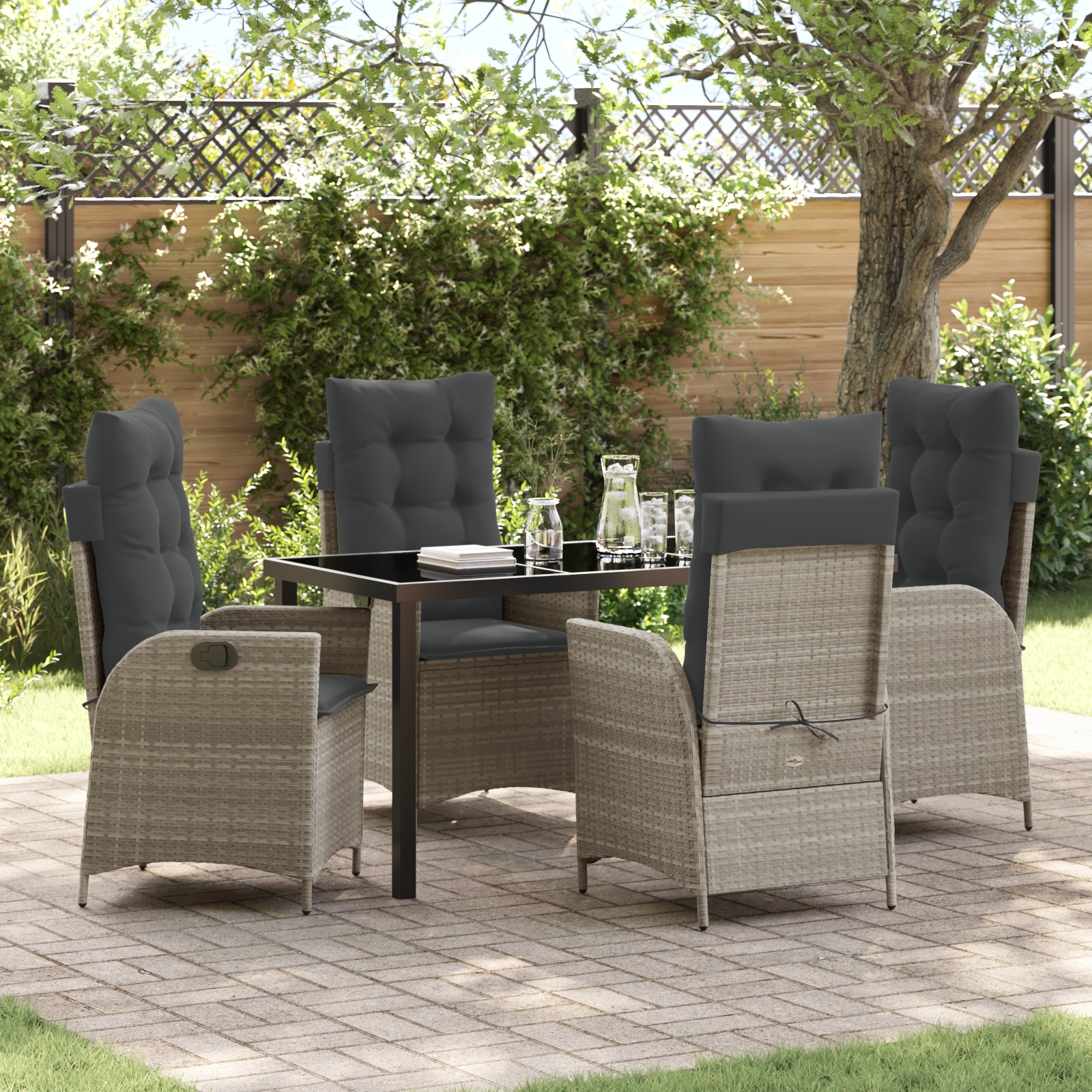 5-teiliges Garten-Esszimmer-Set mit Kissen Hellgrau Poly-Rattan 5-teiliges Garten-Esszimmer-Set mit Kissen Hellgrau Poly-Rattan