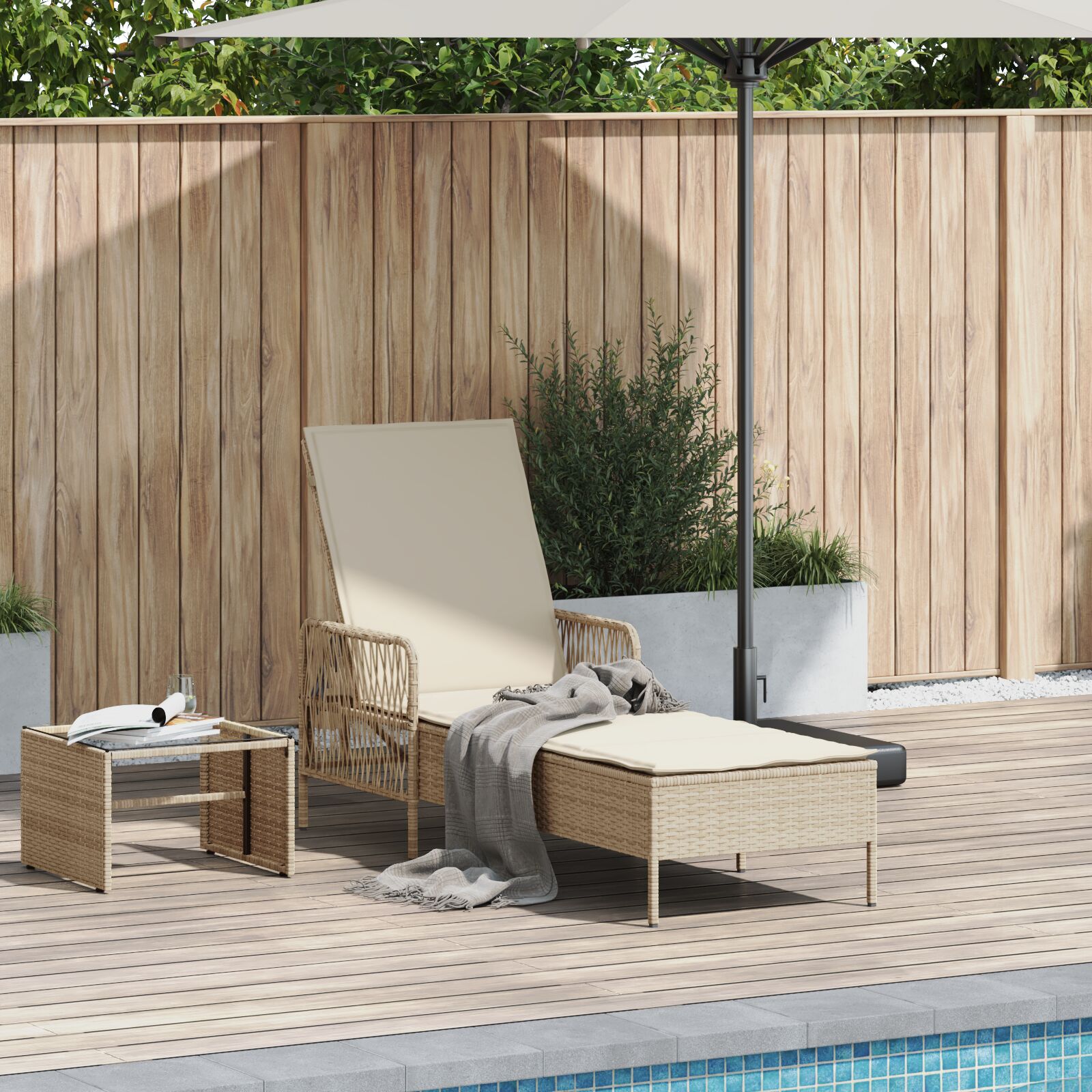 Sonnenliege Beige und cremeweiß PE Rattan 157 x 55 x 92 cm Sonnenliege Beige und cremeweiß PE Rattan 157 x 55 x 92 cm