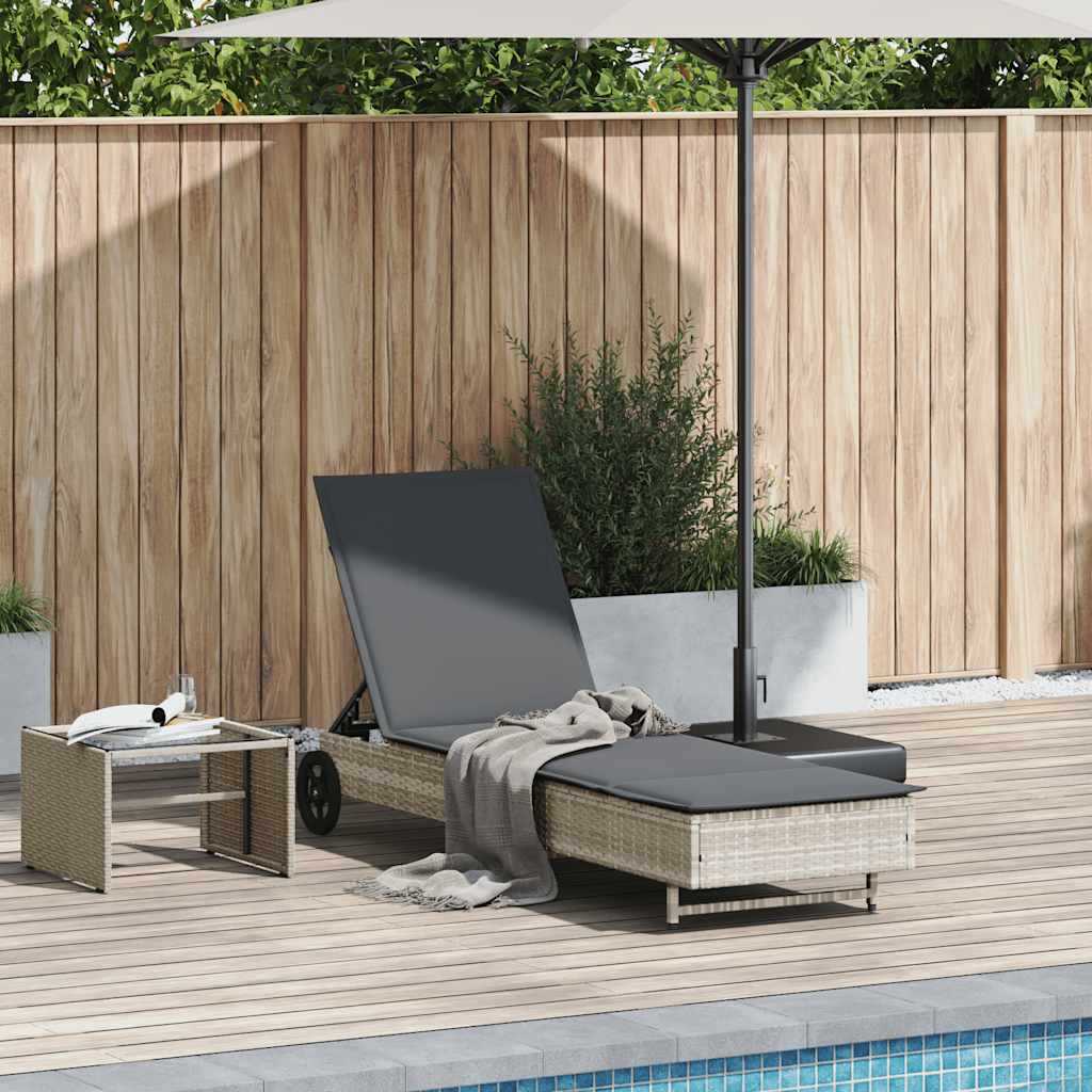 Sonnenliege mit Rollen und Auflage Hellgrau Poly Rattan Sonnenliege mit Rollen und Auflage Hellgrau Poly Rattan